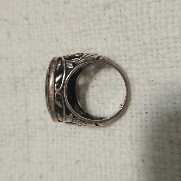 Sterling filigree ring, black stone, size 7, EUC - Picture 3 of 5